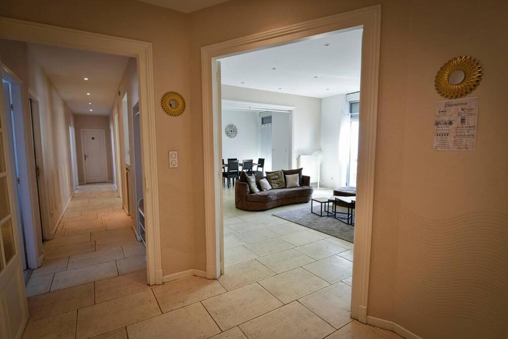 Grand Appartement De Haut Standing En Centre-Ville มงต์ลูซง ภายนอก รูปภาพ