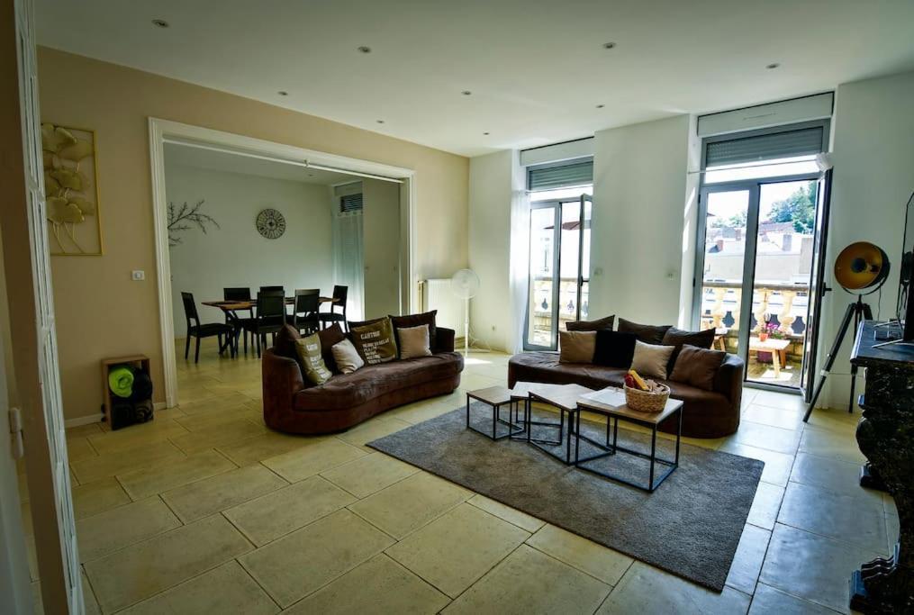 Grand Appartement De Haut Standing En Centre-Ville มงต์ลูซง ภายนอก รูปภาพ