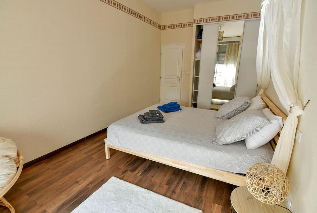 Grand Appartement De Haut Standing En Centre-Ville มงต์ลูซง ภายนอก รูปภาพ