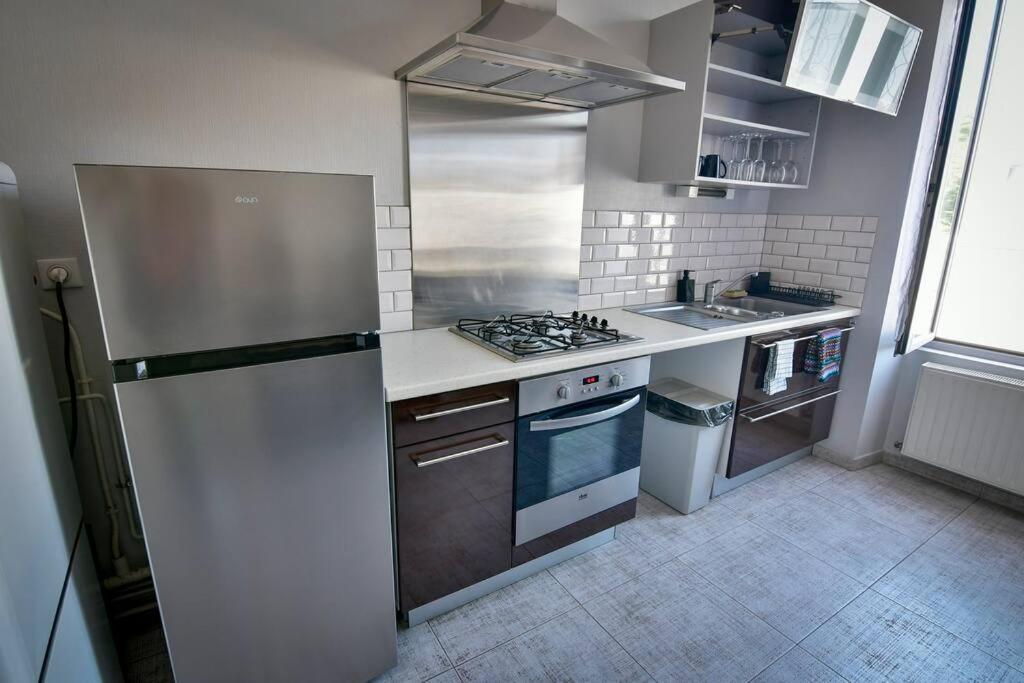 Grand Appartement De Haut Standing En Centre-Ville มงต์ลูซง ภายนอก รูปภาพ