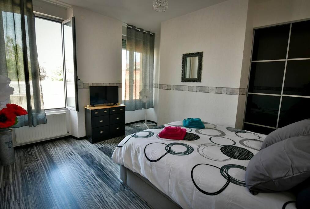 Grand Appartement De Haut Standing En Centre-Ville มงต์ลูซง ภายนอก รูปภาพ