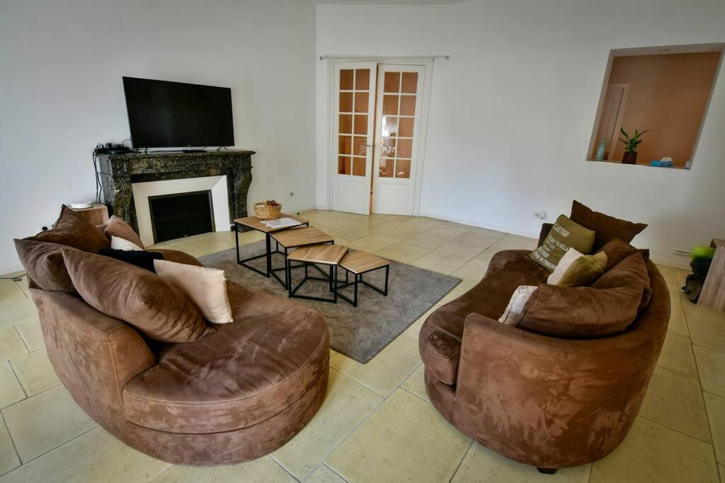 Grand Appartement De Haut Standing En Centre-Ville มงต์ลูซง ภายนอก รูปภาพ